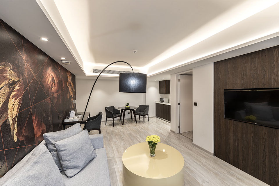Deluxe King Suite